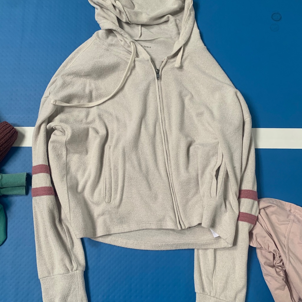 American Eagle- Medium